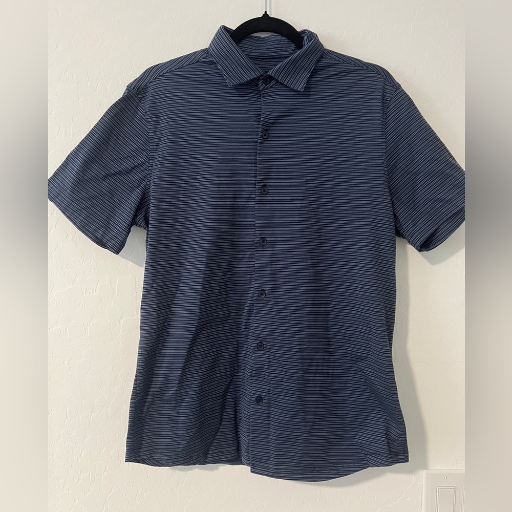 Robert Barakett Navy Striped Button Front Medium Quiet Luxury 100% Cotton